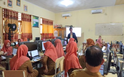 Hari Kedua KEGIATAN IN HOUSE TRAINING (IHT) “PROSES PEMBELAJARAN GURU DI SEKOLAH (UNTUK SMK PK BARU)” DI SMK NEGERI 2 LIMBOTO TAHUN 2024