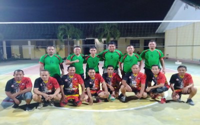 PERTANDINGAN PERSAHABATAN VOLLY BALL SMKN 2 LIMBOTO VS SMKN 1 PAGUYAMAN