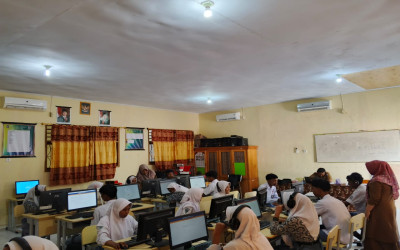 KEGIATAN UJIAN TES TOEIC SISWA SMK NEGERI 2 LIMBOTO TAHUN 2025 KELAS 11 DAN 12